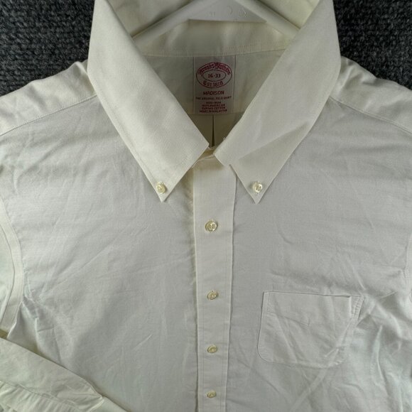 Brooks Brothers Men Non Iron Button Up Shirt Long Sleeve Ivory Madison 16 33 - Picture 1 of 15